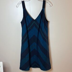 🌷SPRING Trina Turk Navy and Teal Chevron Mini Dress | M